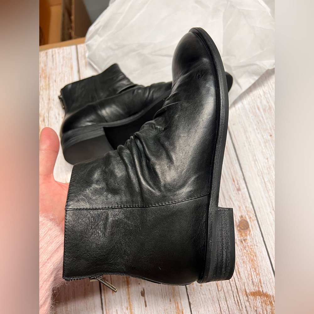 Women's Black Horse Leather Boots